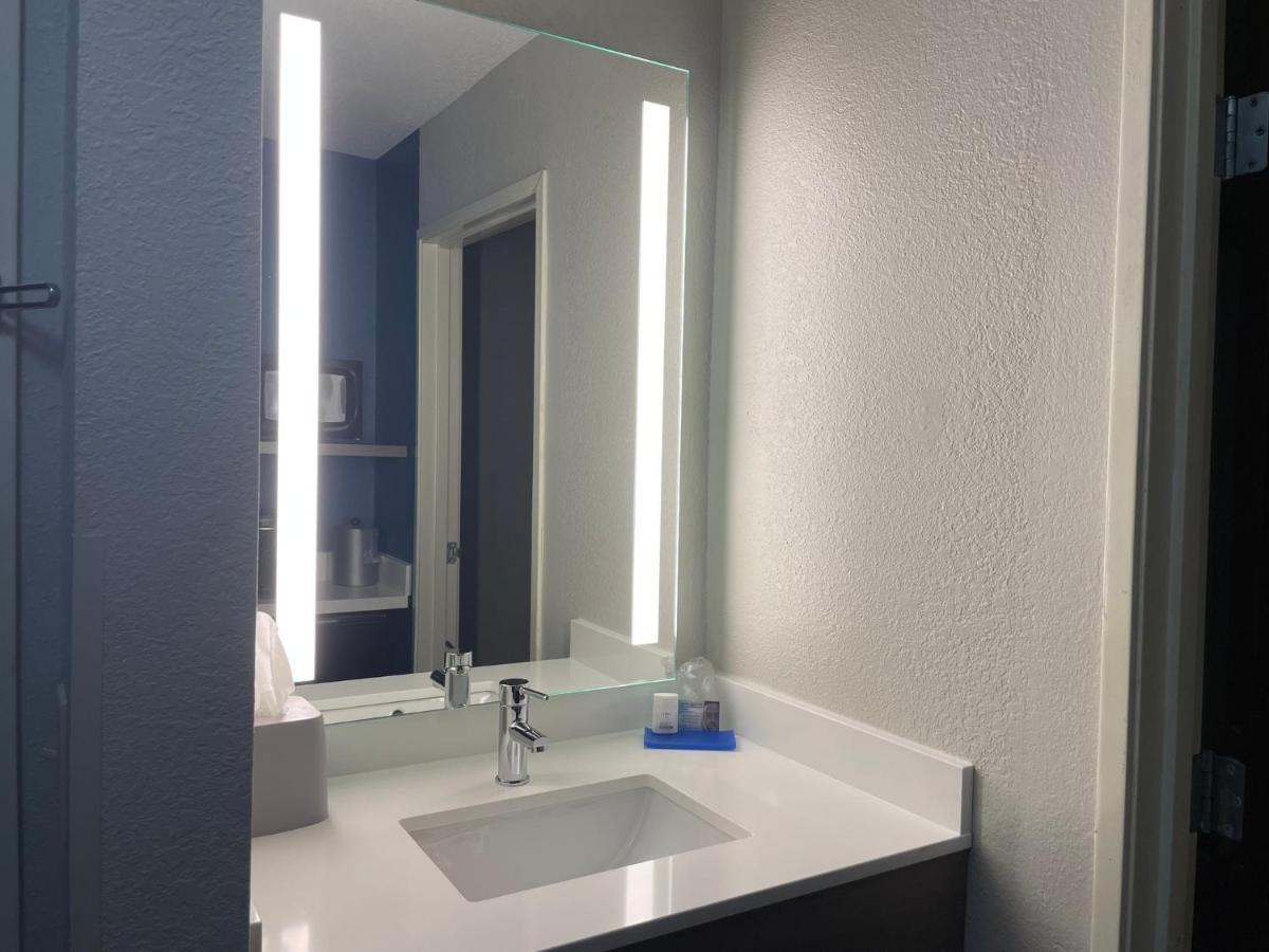 Holiday Inn Express Lapeer By Ihg Εξωτερικό φωτογραφία